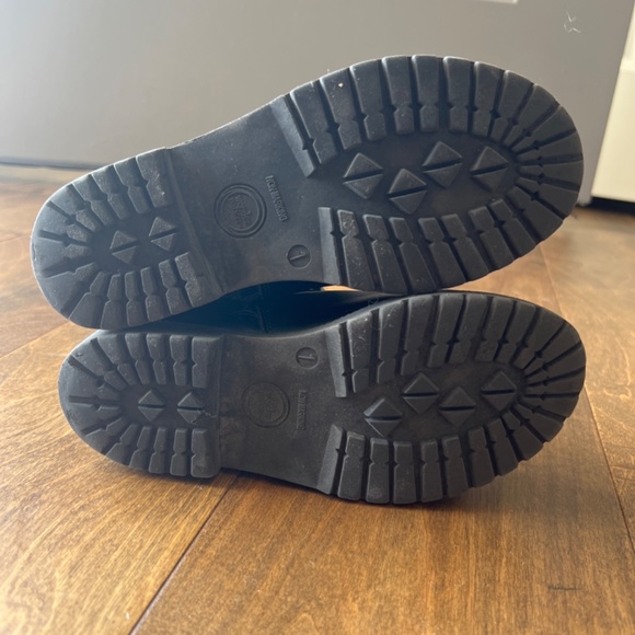 Little Girl’s Black Booties - Picture 5 of 8